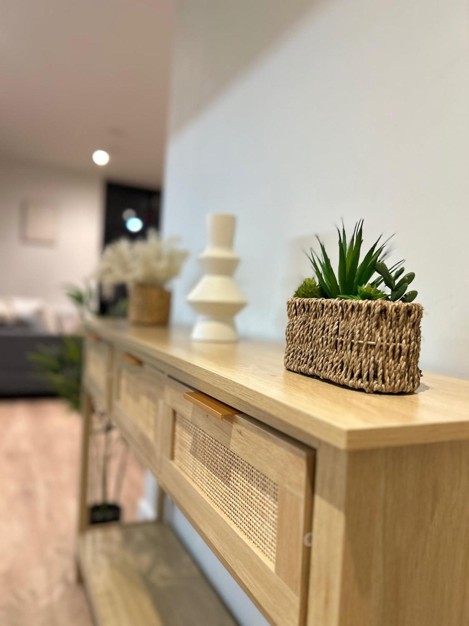 Apartment-free Parking With Terrace-gym Apartment