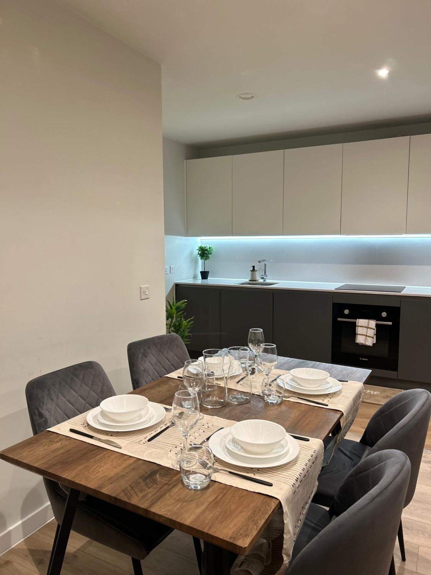 Apartment-free Parking With Terrace-gym Apartment Manchester